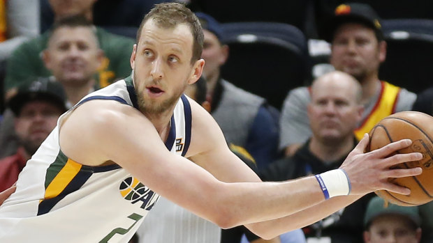 Ingles helps Jazz win fifth straight, Simmons fires for Philly