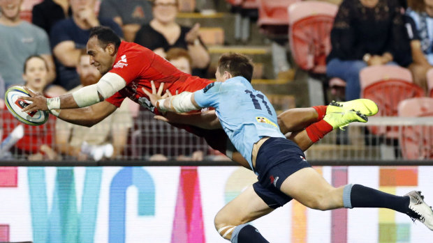 Full flight: Semisi Masirewa scores one of his two tries for the Sunwolves.