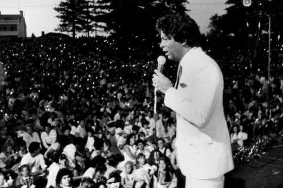 Kamahl performing at Carols By Candlelight in 1984 at King Edward Park in Newcastle, NSW.