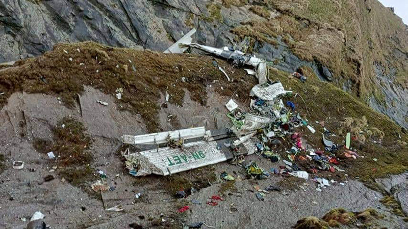 Nepal dağlarında uçağın enkazı bulundu, 14 ceset bulundu