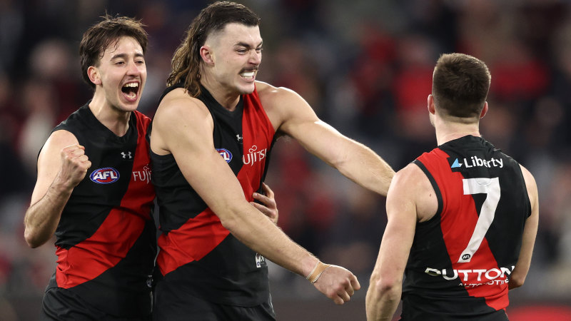 Bombers back from the brink, keep their finals dream alive