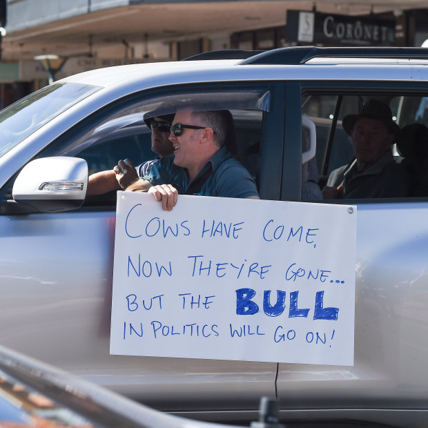 Farmers head to a rally to call for a pause to the Murray Darling Basin Plan.