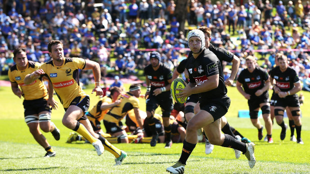 Mack Mason runs the ball in NSW Country's round two NRC match against the Western Force in Perth. 