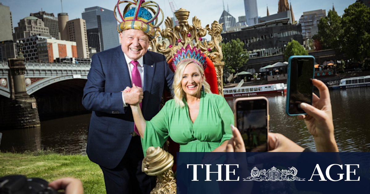 Moomba 2022: Peter Hitchener and Fifi Box named festival monarchs - Vimarsana News