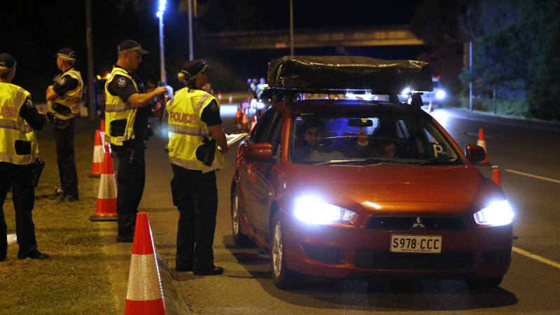 Police Stop Thousands Of Cars At Queensland Border Amid Lockdown