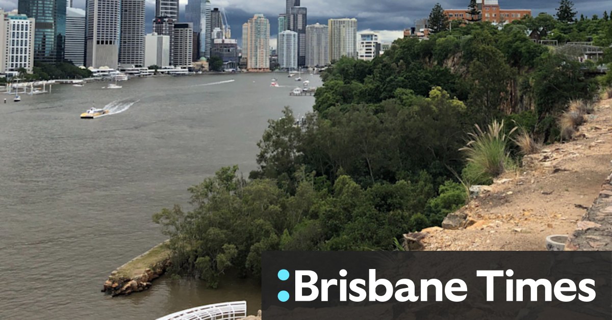Climber has spinal injuries after 20-metre fall at Kangaroo Point - Vimarsana News