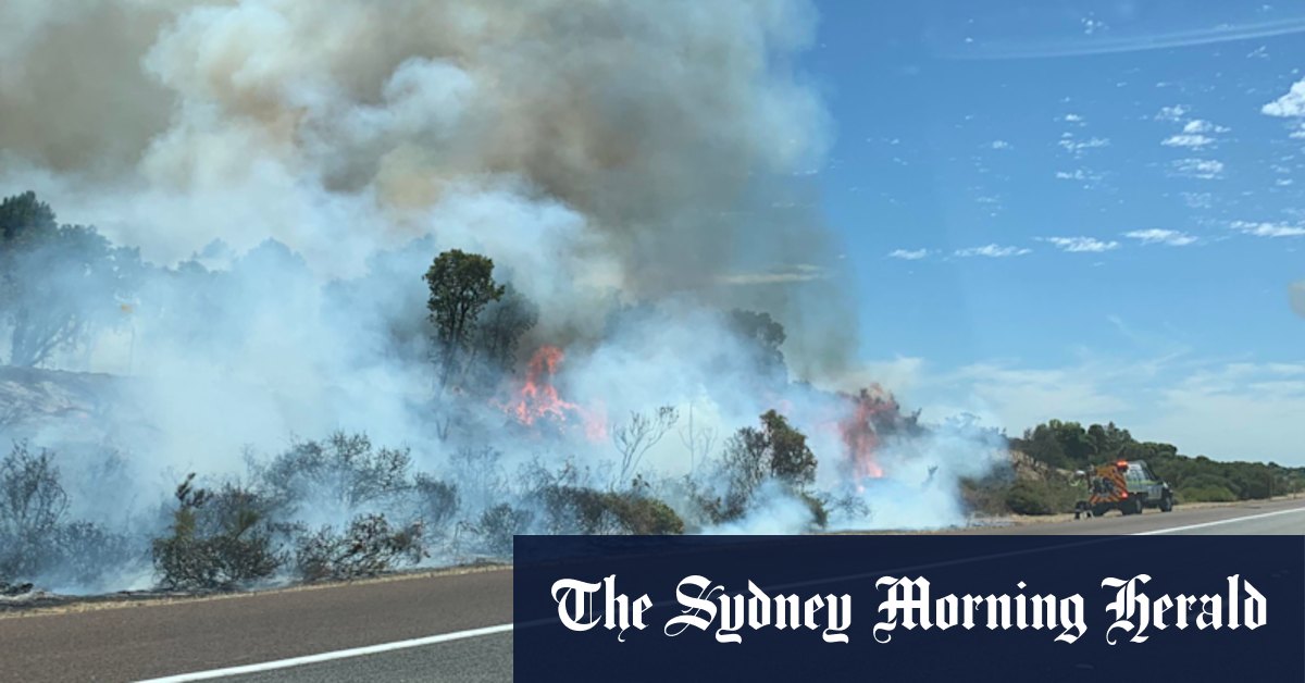 Perth bushfire closes Kwinana Freeway - Vimarsana News