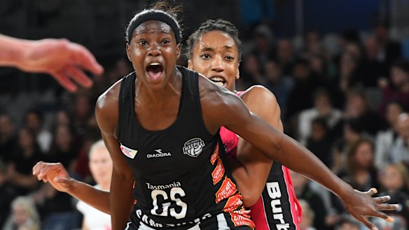 The Magpies have clearly been working on their delivery to Shimona Nelson and her ability to take the ball strongly.