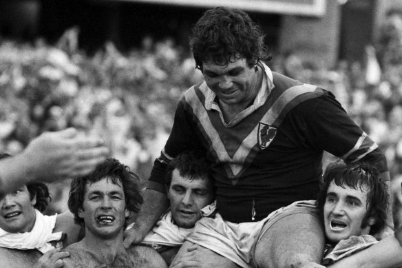 Easts captain Arthur Beetson is chaired by teammates after the 1975 premiership win.