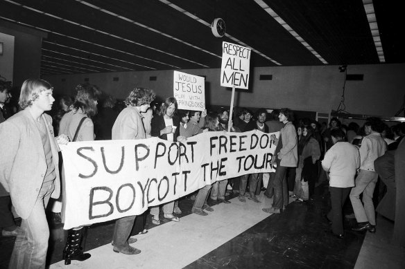 An anti-apartheid demonstration is held at Perth airport as the Springboks arrive for their Australian tour on June 26, 1971. 