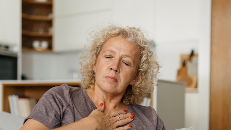 Women more often report heart-attack warning signs, but some ignore them