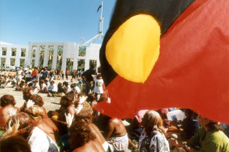 From The Archives 1995 Aboriginal Flag A Symbol Of Reconciliation