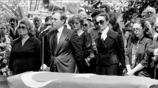Former federal treasurer John Howard addresses the service for Mr Ariyak and his bodyguard at the Turkish consulate in Woollahra, December 24, 1980. 