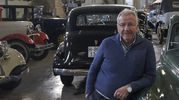 Pepe Moreno, in his personal museum for vintage cars in El Ejido, has considered switching his political support to the far-right Vox party, mainly out of concerns about corruption.