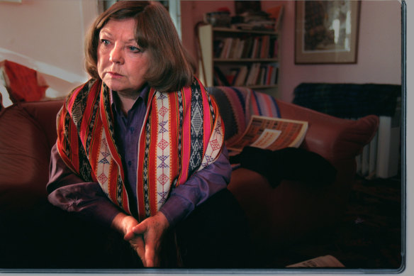 Shirley Shackleton at her home in Albert Park, 1996.