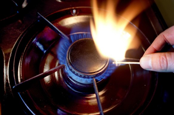 Gas cooking at home has the same impact on children with asthma as passive smoking 
