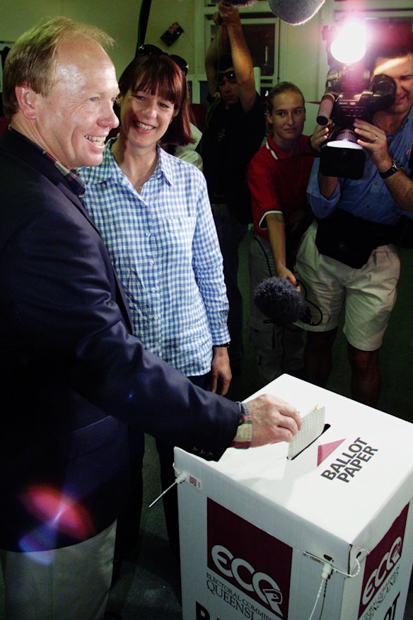 Peter Beattie casting his vote in 2001.