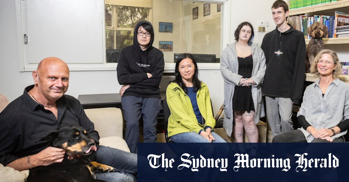 Inside Riverside Grammar: The Melbourne 'school for open minds' that's run unregistered for a decade - Vimarsana News