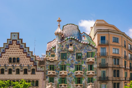 Eye-candy buildings along the Passeig de Gracia.