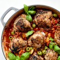 One-pan Mediterranean chicken with red pepper and olives.