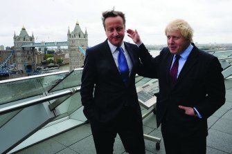 Eski İngiltere başbakanı David Cameron, 2005 yılında Londra Belediye Başkanı Boris Johnson ile ayrıldı.