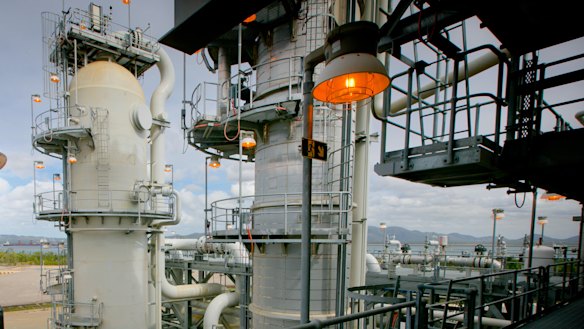 The federal government is promising to build its own gas-fired power plant if the industry does not meet a predicted shortfall.