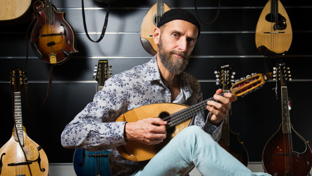 Italian mandolin maestro Carlo Aonzo is in Canberra to teach Australian and New Zealand mandolinists as part of Australia's largest mandolin festival.