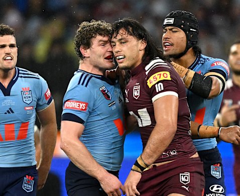 Liam Martin gets into Tino Fa’asuamaleaui