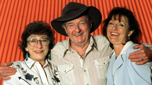 Country musician wrote hits for husband Slim Dusty