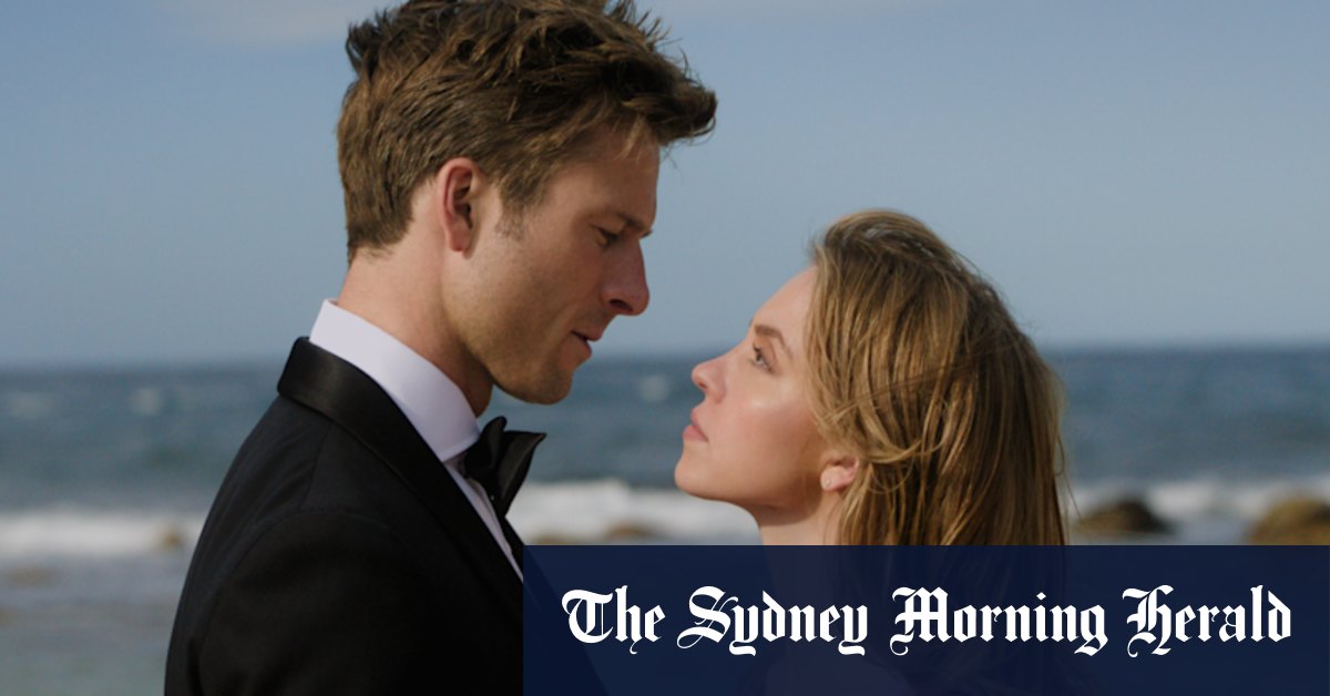 Anyone But You film review: Sydney Sweeney and Glen Powell's rom-com is much ado about nothing - Vimarsana News