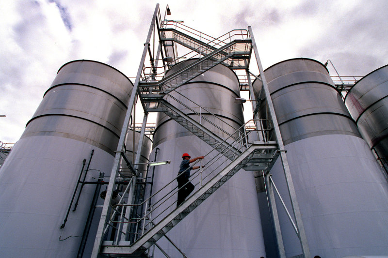 Treasury sells Karadoc winery near Mildura to wool brokers