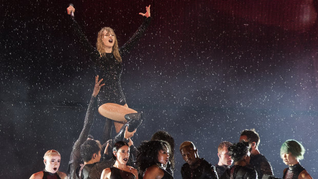 Rain delayed the start of Taylor Swift's Sydney show but did not dampen her singer-songwriter soul.