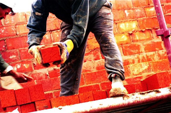 Labor has pledged to make car registration for apprentices if it wins this month’s election.