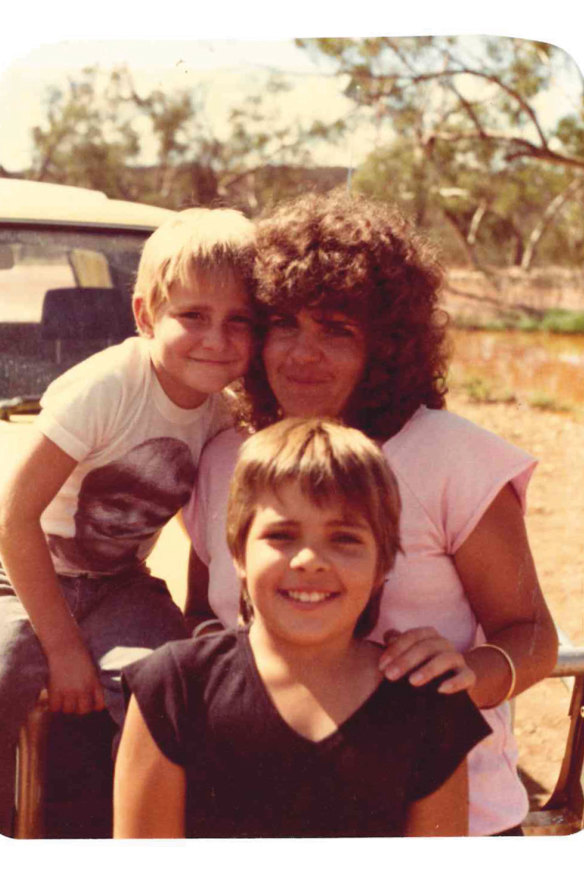 Lee, at front, with brother Mathew and mother Margot in 1987. 