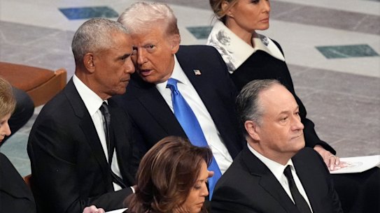Barack Obama e Donald Trump no funeral de Jimmy Carter em Washington em 9 de janeiro de 2025.