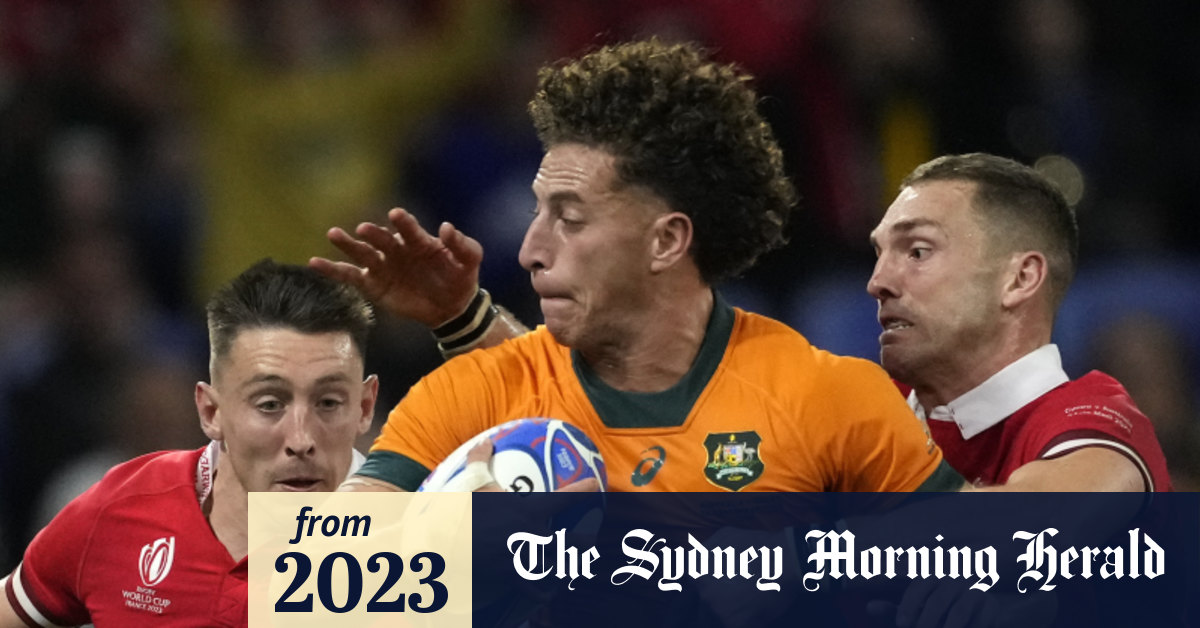 Bombshell rugby raid: Roosters to meet with rising Wallabies star