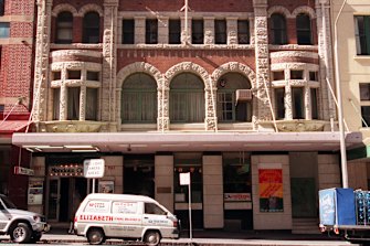 The National Aboriginal History and Heritage Council focused public attention on the fate of the 
‘Day of Mourning’ site during Heritage Week 1997. An open day was held at the old Australian Hall 
[the former Mandolin Cinema] the venue of the first national Aboriginal civil rights protest on 26th January 1938. Exterior of the hall.