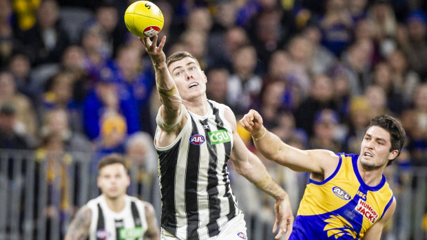 Mason Cox spent more time in the ruck, freeing up Brodie Grundy and Will Hoskin-Elliott played in defence.