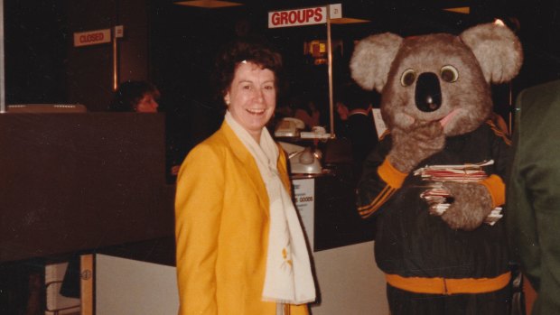 Evelyn Dill-Macky with Olympic team mascot Willy in Los Angeles, 1984.