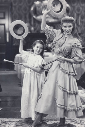 Judy Garland and Margaret O'Brien in Meet Me in St. Louis.