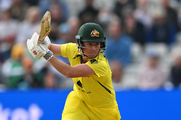 Beth Mooney starred for Australia with 61 not out from 47 balls.