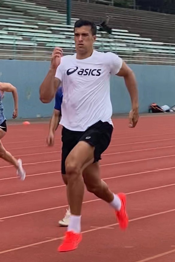 Joseph Suaalii in full stride while training with sprint coach Roger Fabri.