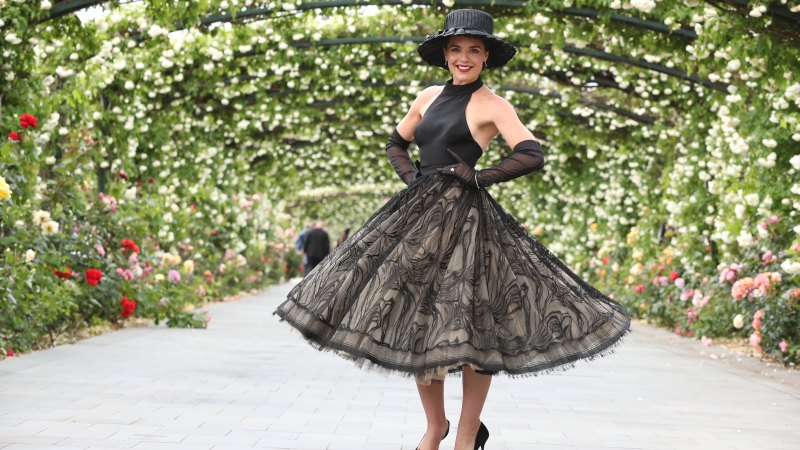 Derby day deals dresses online