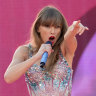 Lucky fans nab last-minute Taylor Swift tickets