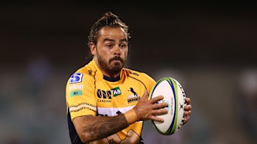 Andy Muirhead on the attack for the Brumbies.