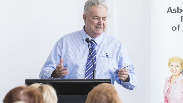 Asbestos Diseases Foundation of Australia president Barry Robson speaks in 2017.
