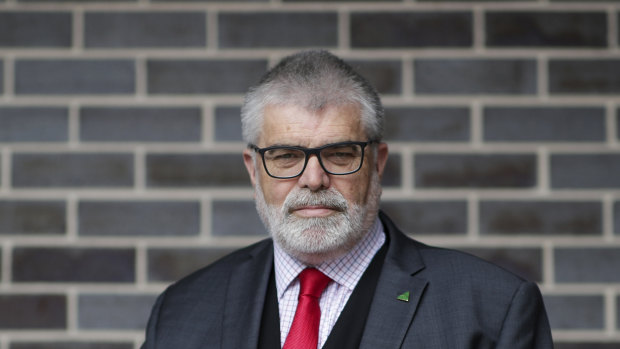 Senator Kim Carr has accused his factional Labor rival Adem Somyurek of causing disunity for the party's Victorian branch.
