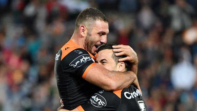 Nrl 2019 Wests Tigers Robbie Farah To Attend Champions League Final 902 likes · 26 talking about this. nrl 2019 wests tigers robbie farah to