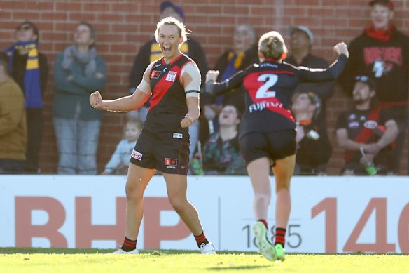 Sophie Alexander steered the Bombers to a stirring win.