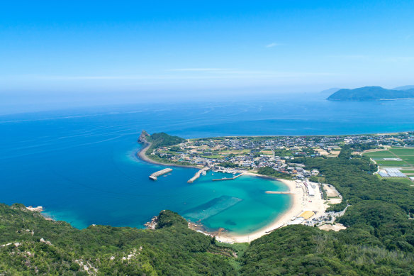 The coastal town of Itoshima is popular in winter thanks to its abundant seafood.